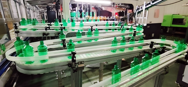 興田塑膠：吹瓶產(chǎn)品生產(chǎn)線